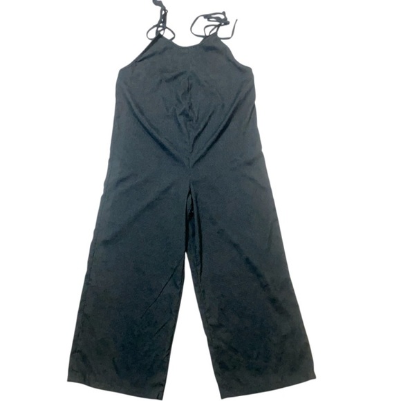 SHEIN Black Halter Wide-Leg Jumpsuit - Picture 2 of 7